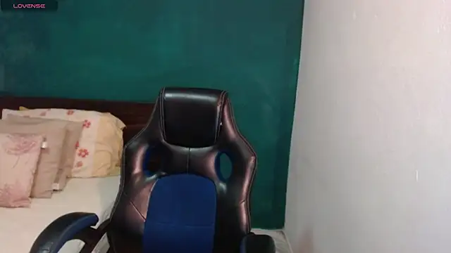 Snapshot of scaelettdubois chatting on 19, 7, 2026 scaelettdubois online show from 19, 7, 2026