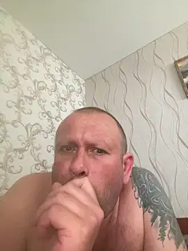 Snapshot of 1981-AZ chatting on 13, 4, 2026 1981-AZ online show from 13, 4, 2026