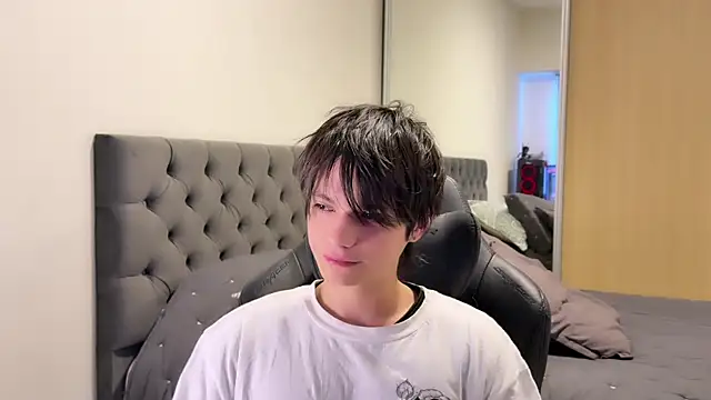 SasukeUhchiaa online show from 3, 1, 2025