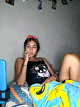 Snapshot of Little_Naughty_Nicole chatting on 21, 4, 2026 Little Naughty Nicole online show from 21, 4, 2026