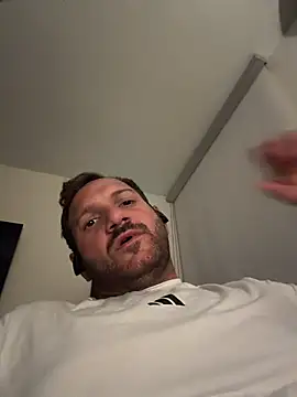 Snapshot of JonJ0 chatting on 3, 4, 2026 JonJ0 online show from 3, 4, 2026