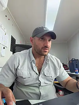 Snapshot of JonJ0 chatting on 9, 4, 2026 JonJ0 online show from 9, 4, 2026