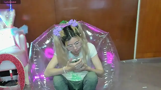 Snapshot of Skinygirl chatting on 19, 3, 2026 Skinygirl online show from 19, 3, 2026