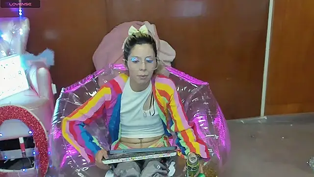 Snapshot of Skinygirl chatting on 23, 3, 2026 Skinygirl online show from 23, 3, 2026