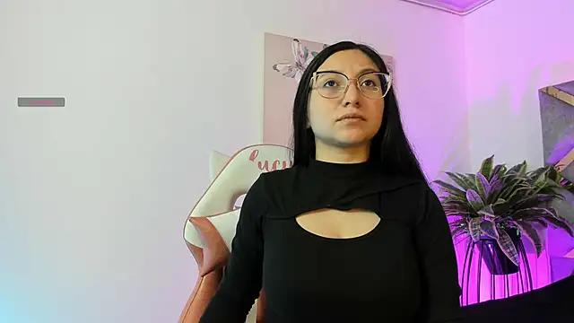 lucy neil online show from 13, 11, 2025