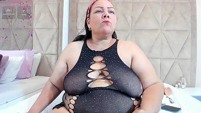 Snapshot of mommy_cute chatting on 15, 1, 2025 mommy cute online show from 15, 1, 2025