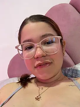 Snapshot of Lucyklein2022 chatting on 23, 7, 2026 Lucyklein2022 online show from 23, 7, 2026