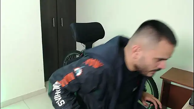 Snapshot of cowboyht chatting on 15, 11, 2025 cowboyht online show from 15, 11, 2025