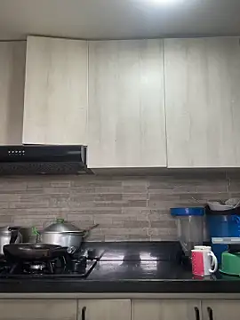 vaness weet online show from 5, 1, 2025