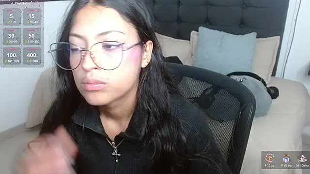 Snapshot of vaness_weet chatting on 19, 7, 2026 vaness weet online show from 19, 7, 2026