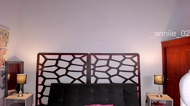 annie barozzi online show from 7, 3, 2025