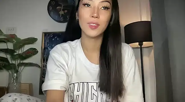 Bella Gordon online show from 16, 2, 2025