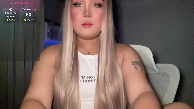 Snapshot of MissCataleyaxxx chatting on 24, 4, 2026 MissCataleyaxxx online show from 24, 4, 2026