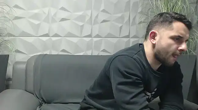 Snapshot of Antoniodiamond chatting on 8, 1, 2025 Antoniodiamond online show from 8, 1, 2025