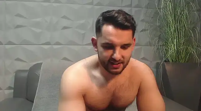 Snapshot of Antoniodiamond chatting on 3, 2, 2025 Antoniodiamond online show from 3, 2, 2025