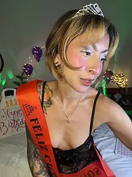 Cinamoonn online show from 4, 11, 2025