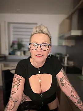 German Milf online show from 10, 1, 2025