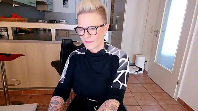 German Milf online show from 16, 1, 2025