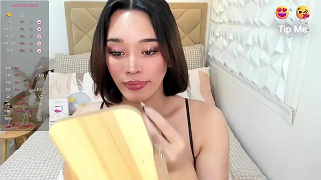 Snapshot of TsHeartXxx chatting on 11, 4, 2026 TsHeartXxx online show from 11, 4, 2026