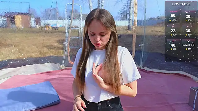 Misss Vikk online show from 2, 4, 2026