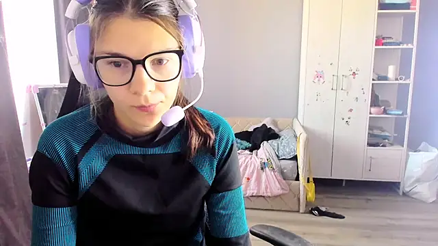 MollyLollipop online show from 16, 10, 2025