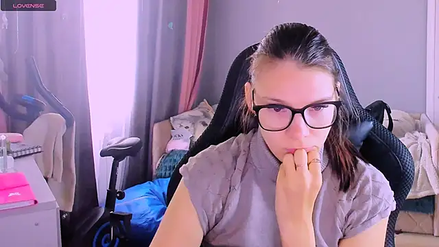 Snapshot of MollyLollipop chatting on 27, 4, 2026 MollyLollipop online show from 27, 4, 2026