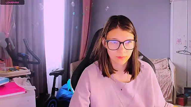 Snapshot of MollyLollipop chatting on 5, 5, 2026 MollyLollipop online show from 5, 5, 2026