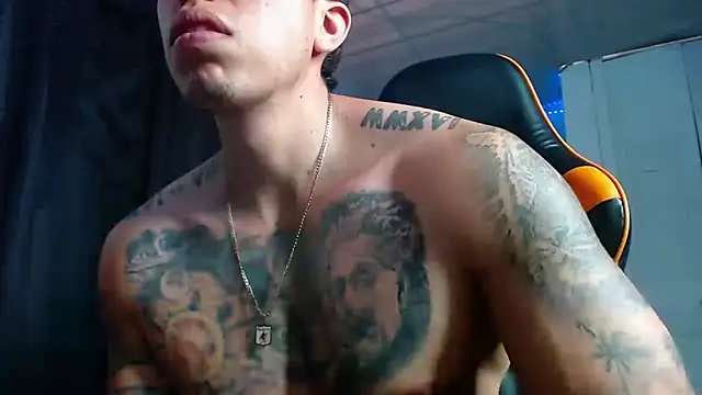 Snapshot of Adam_Hudsond chatting on 2, 11, 2025 Adam Hudsond online show from 2, 11, 2025