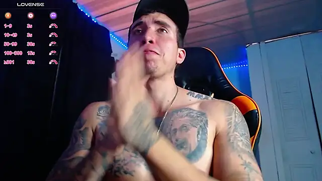 Snapshot of Adam_Hudsond chatting on 14, 11, 2025 Adam Hudsond online show from 14, 11, 2025