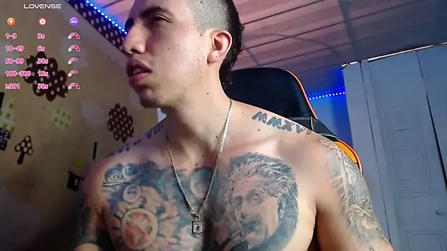 Snapshot of Adam_Hudsond chatting on 5, 12, 2025 Adam Hudsond online show from 5, 12, 2025