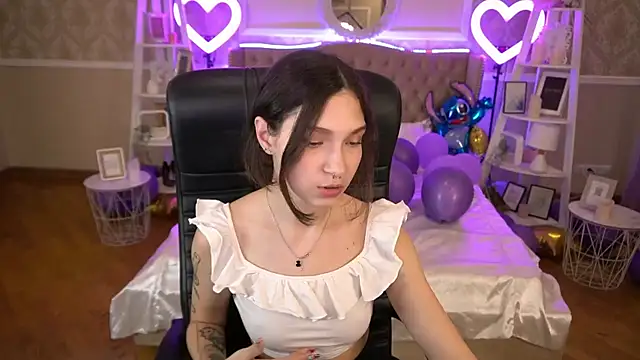 Snapshot of BabyFlowerr chatting on 27, 1, 2025 BabyFlowerr online show from 27, 1, 2025