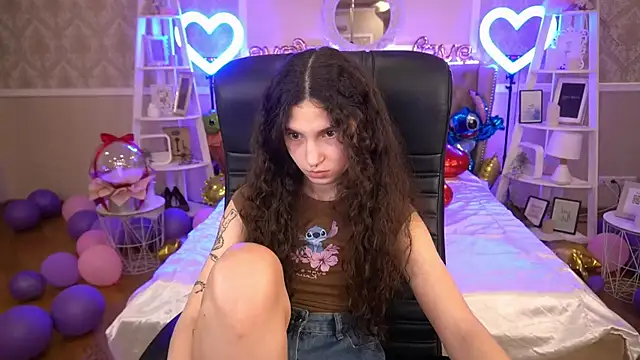 Snapshot of BabyFlowerr chatting on 11, 2, 2025 BabyFlowerr online show from 11, 2, 2025