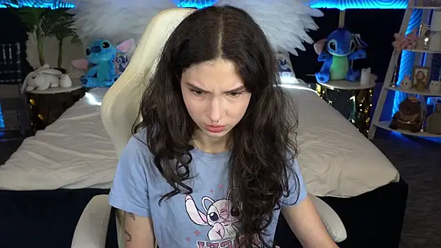 Snapshot of BabyFlowerr chatting on 13, 10, 2025 BabyFlowerr online show from 13, 10, 2025