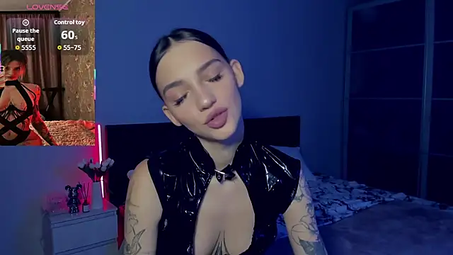 Snapshot of SophieCatty chatting on 3, 12, 2025 SophieCatty online show from 3, 12, 2025