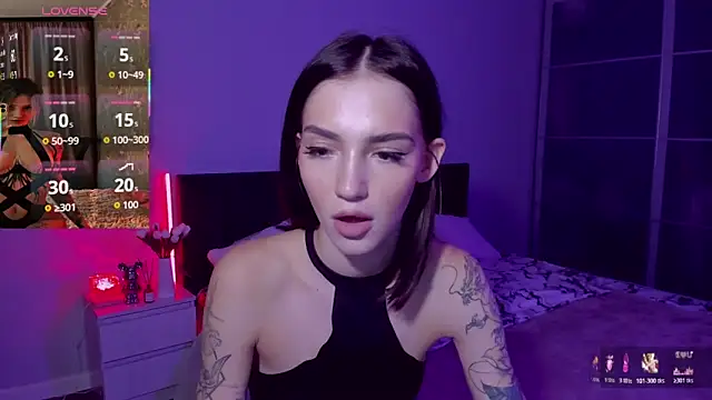 Snapshot of SophieCatty chatting on 4, 12, 2025 SophieCatty online show from 4, 12, 2025