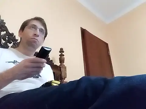 Snapshot of White_rabbit_ chatting on 16, 12, 2024 White rabbit  online show from 16, 12, 2024