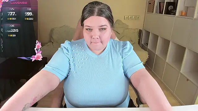Snapshot of PlumPie chatting on 15, 3, 2026 PlumPie online show from 15, 3, 2026