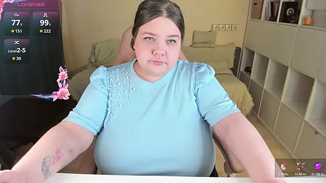 Snapshot of PlumPie chatting on 30, 4, 2026 PlumPie online show from 30, 4, 2026