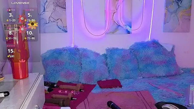 Snapshot of ManeSummers chatting on 16, 11, 2025 ManeSummers online show from 16, 11, 2025