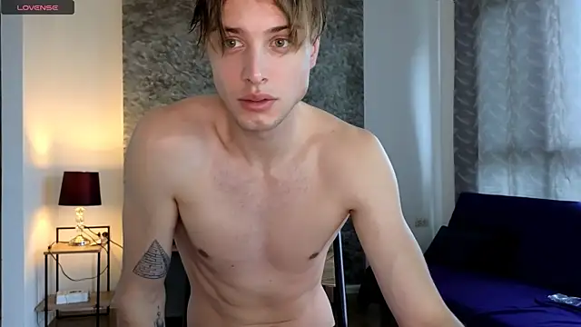 Snapshot of Cryptikov chatting on 12, 11, 2025 Cryptikov online show from 12, 11, 2025