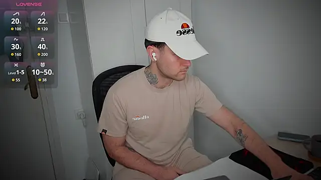 Snapshot of HonestAndrew chatting on 2, 4, 2026 HonestAndrew online show from 2, 4, 2026