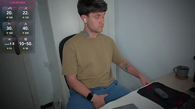 Snapshot of HonestAndrew chatting on 21, 4, 2026 HonestAndrew online show from 21, 4, 2026