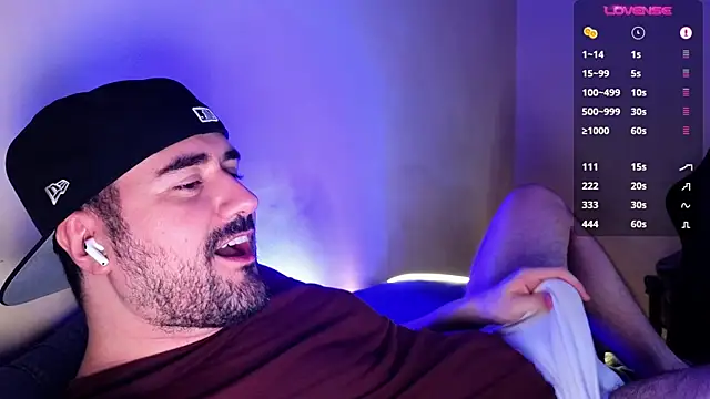 Snapshot of DominantTheo chatting on 10, 12, 2024 DominantTheo online show from 10, 12, 2024