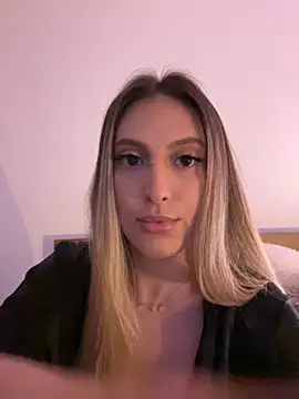 Snapshot of Eva_Ryen chatting on 13, 10, 2025 Eva Ryen online show from 13, 10, 2025