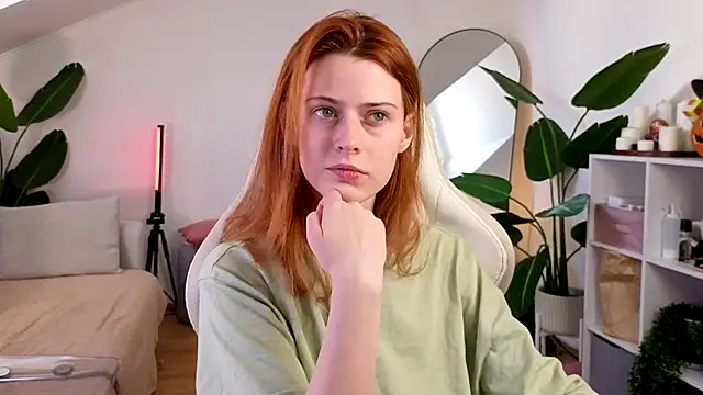 doll lesli online show from 24, 10, 2025