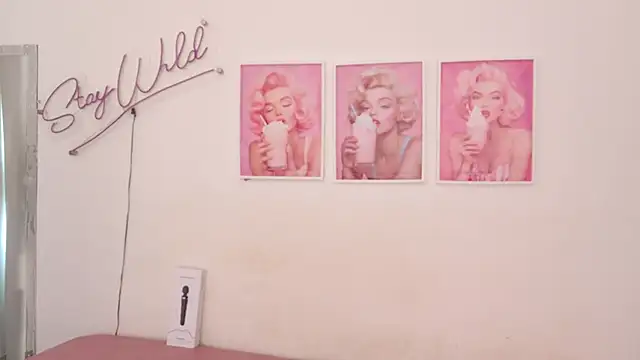 Adele LatinLady online show from 11, 4, 2026