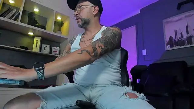 MrFrank tattoo online show from 20, 11, 2025