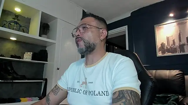 Snapshot of MrFrank_tattoo chatting on 16, 6, 2026 MrFrank tattoo online show from 16, 6, 2026