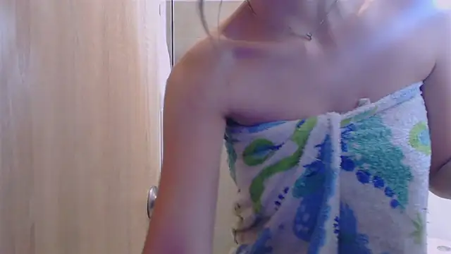 Snapshot of _elenna chatting on 2, 2, 2025 elenna online show from 2, 2, 2025