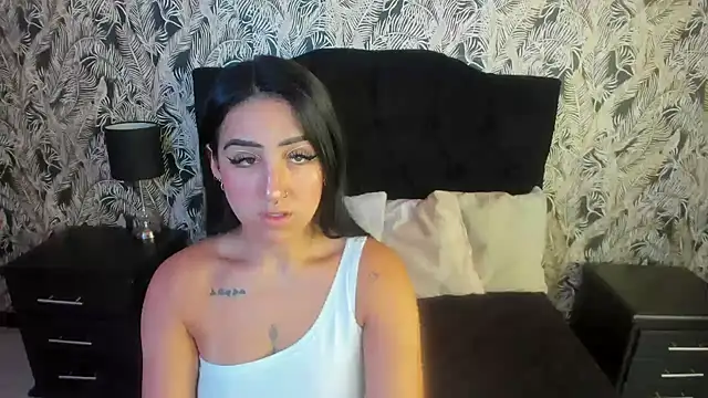 Snapshot of Isa_And_Natasha chatting on 16, 4, 2026 Isa And Natasha online show from 16, 4, 2026